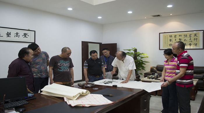 张剑岑先生为宅男视频在线观看陶题词“厚道”、“今生今世 宅男视频在线观看陶”